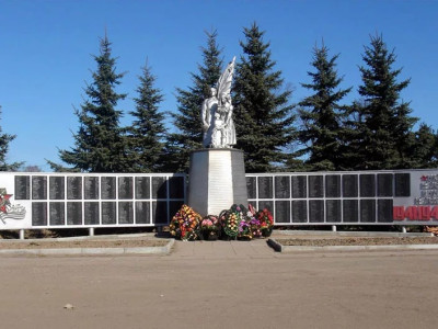 Братская могила с.Барятино ул. Советская