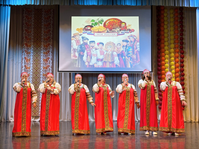 В Доме культуры села Барятино прошёл традиционный смотр-конкурс художественной самодеятельности сельских Домов культуры и досуга.