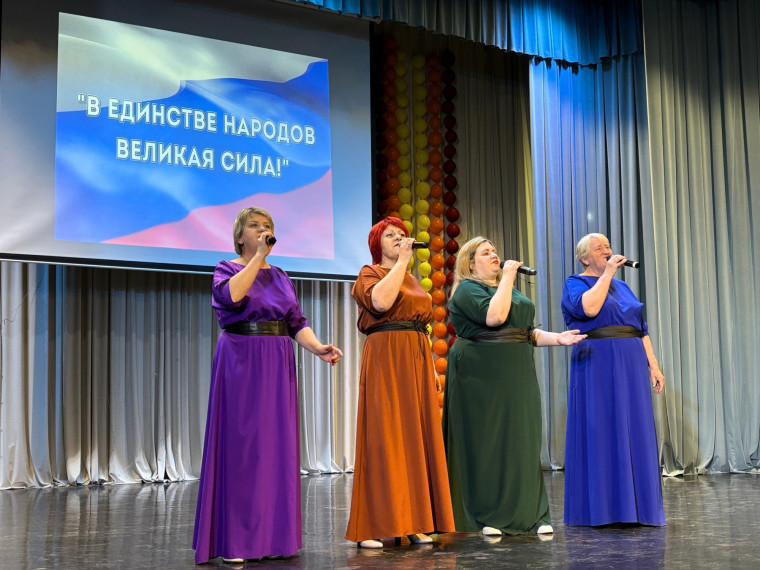 В Доме культуры села Барятино прошёл традиционный смотр-конкурс художественной самодеятельности сельских Домов культуры и досуга.